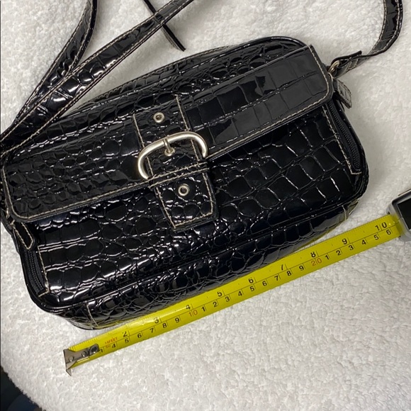 Cute black roomy cross body faux alligator vinyl - Picture 6 of 9